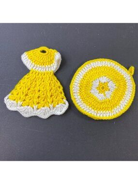 Vintage Handmade Crochet Yellow Lemon Slice Pot Holder & Hanging Hot Pad Set